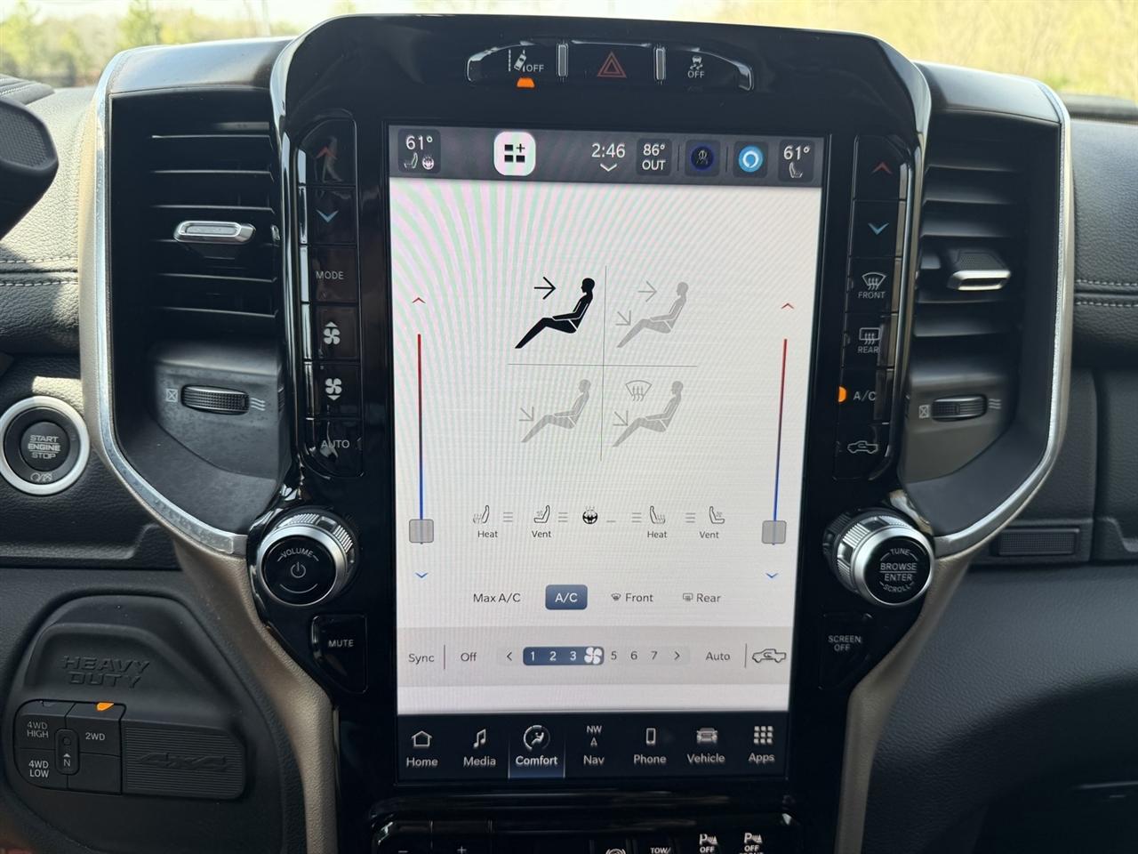 RAM 2500 Laramie Crew Cab SWB 4WD 2024