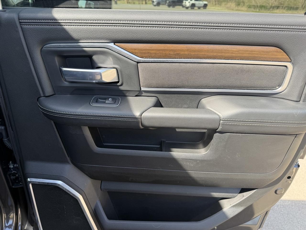 RAM 2500 Laramie Crew Cab SWB 4WD 2024