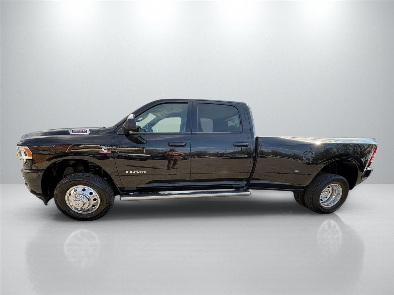 RAM 3500 Big Horn Crew Cab LWB 4WD DRW 2022