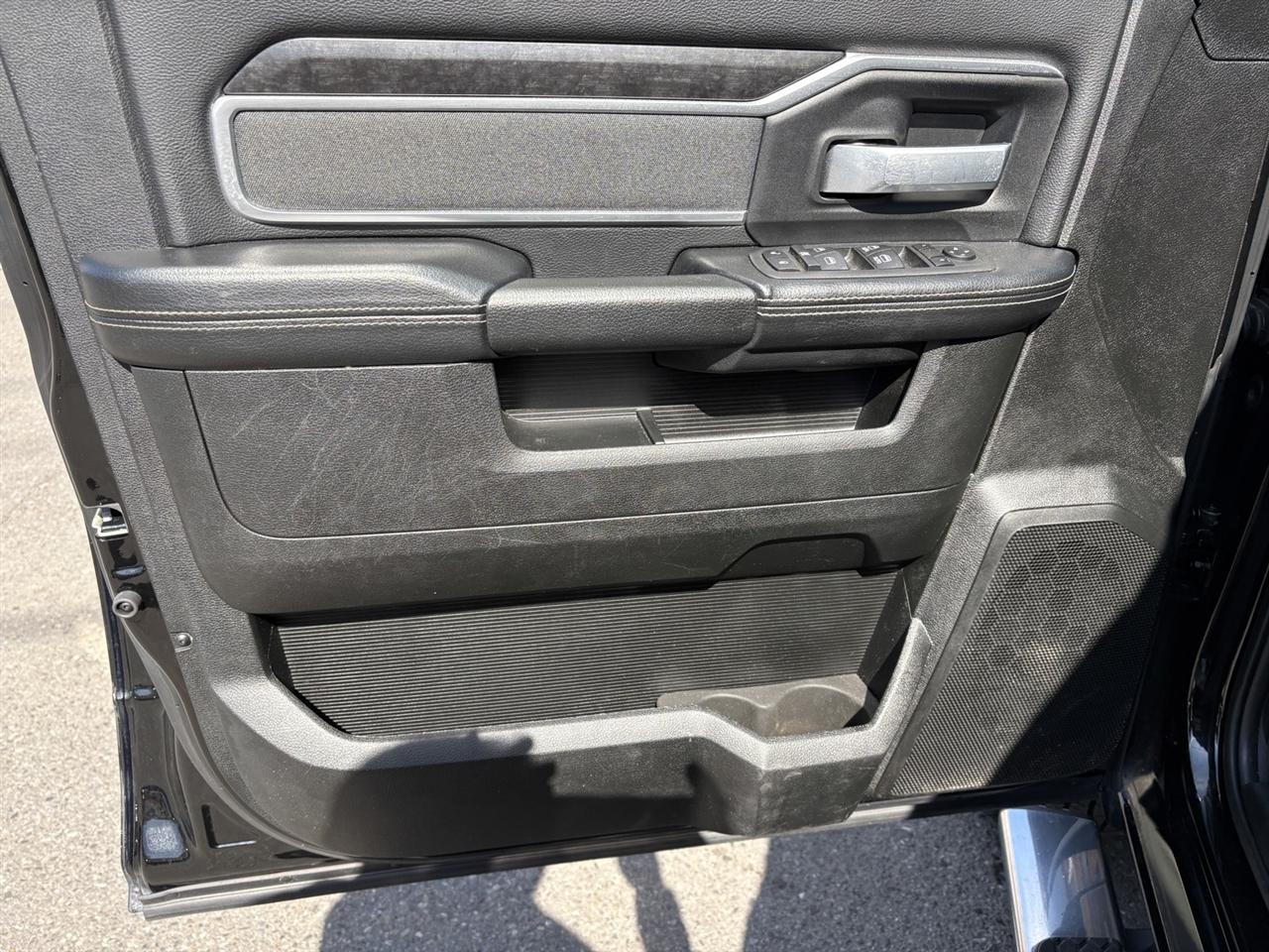 RAM 3500 Big Horn Crew Cab LWB 4WD DRW 2022