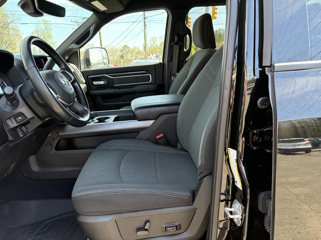 RAM 3500 Big Horn Crew Cab LWB 4WD DRW 2022