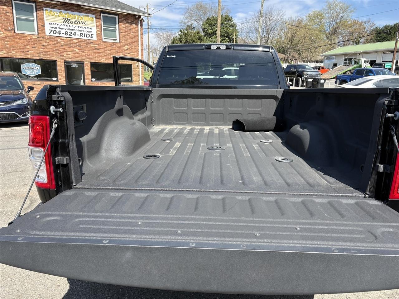 RAM 3500 Big Horn Crew Cab LWB 4WD DRW 2022