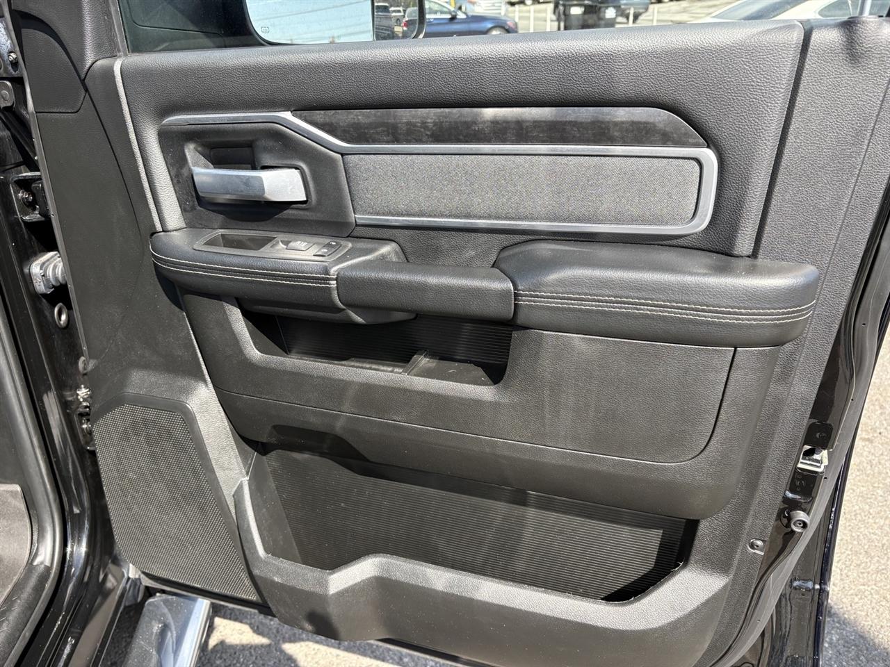 RAM 3500 Big Horn Crew Cab LWB 4WD DRW 2022