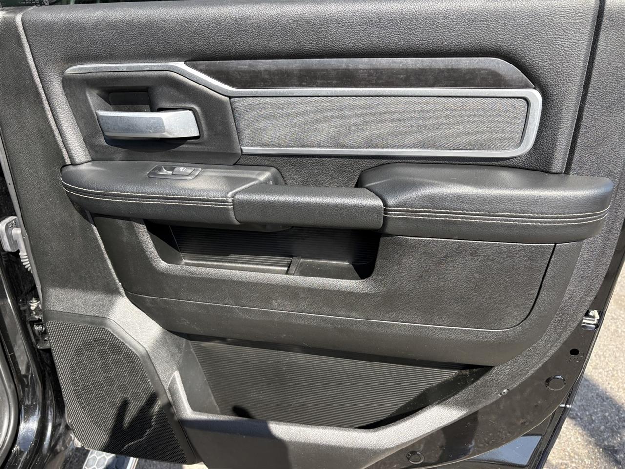 RAM 3500 Big Horn Crew Cab LWB 4WD DRW 2022