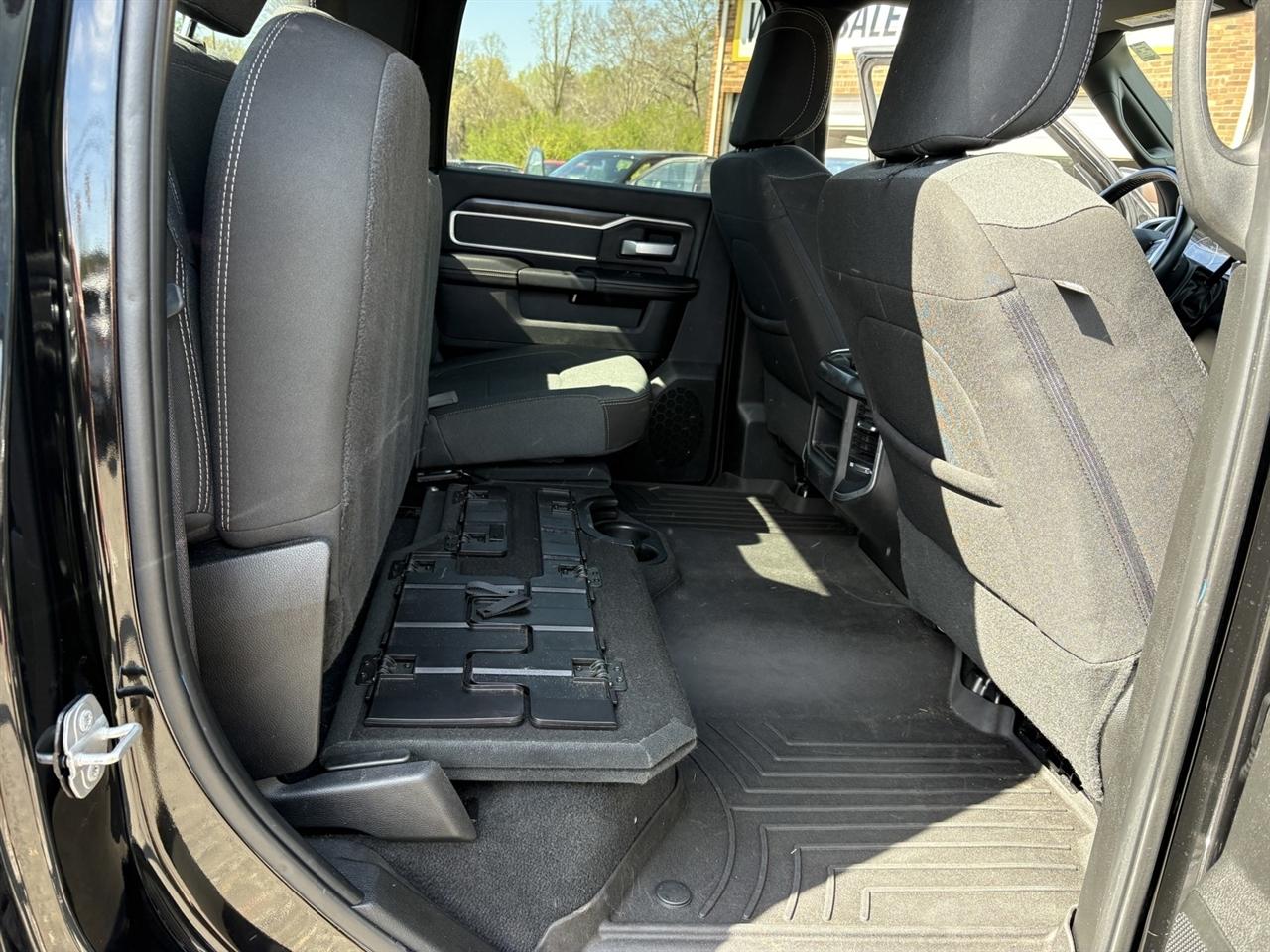 RAM 3500 Big Horn Crew Cab LWB 4WD DRW 2022