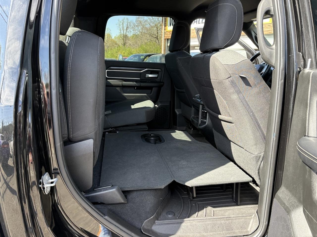 RAM 3500 Big Horn Crew Cab LWB 4WD DRW 2022