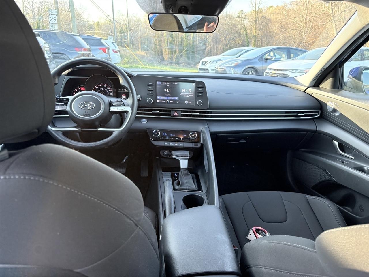 Hyundai Elantra SEL 2023