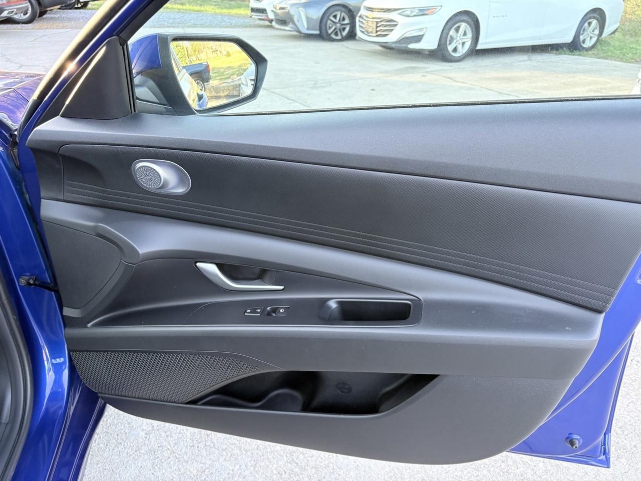 Hyundai Elantra SEL 2023