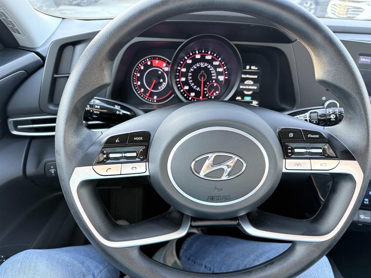 Hyundai Elantra SEL 2023