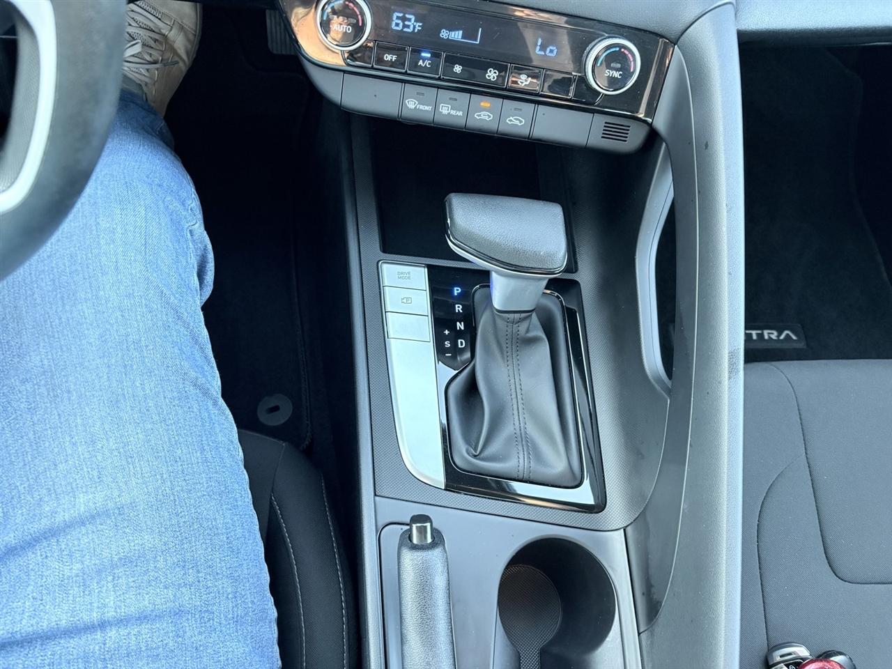 Hyundai Elantra SEL 2023