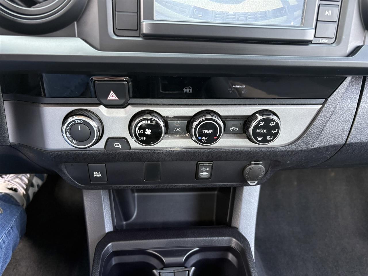 Toyota Tacoma SR5 Access Cab I4 6AT 4WD 2016