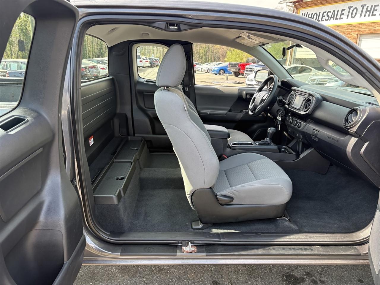 Toyota Tacoma SR5 Access Cab I4 6AT 4WD 2016