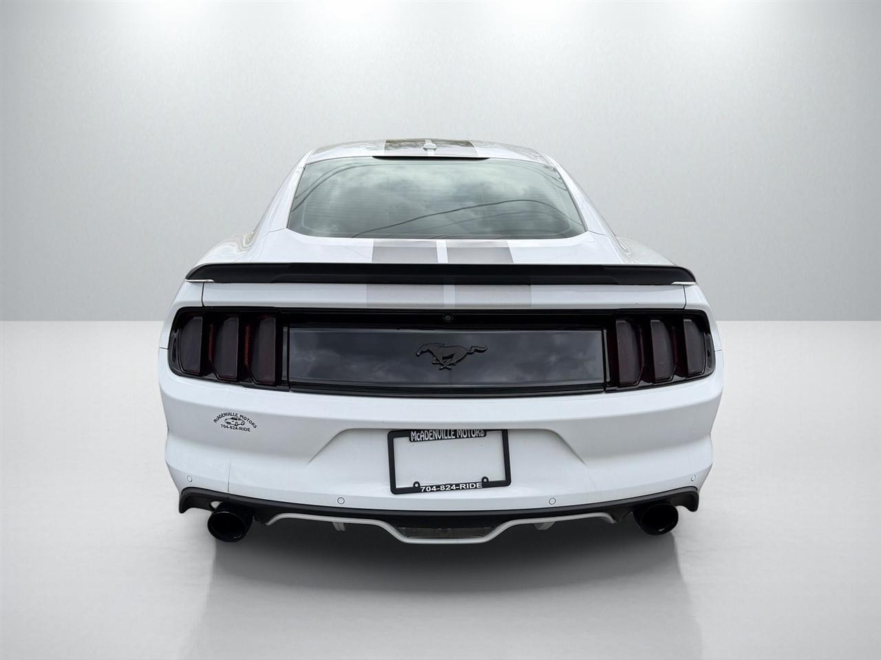 Ford Mustang EcoBoost Coupe 2017