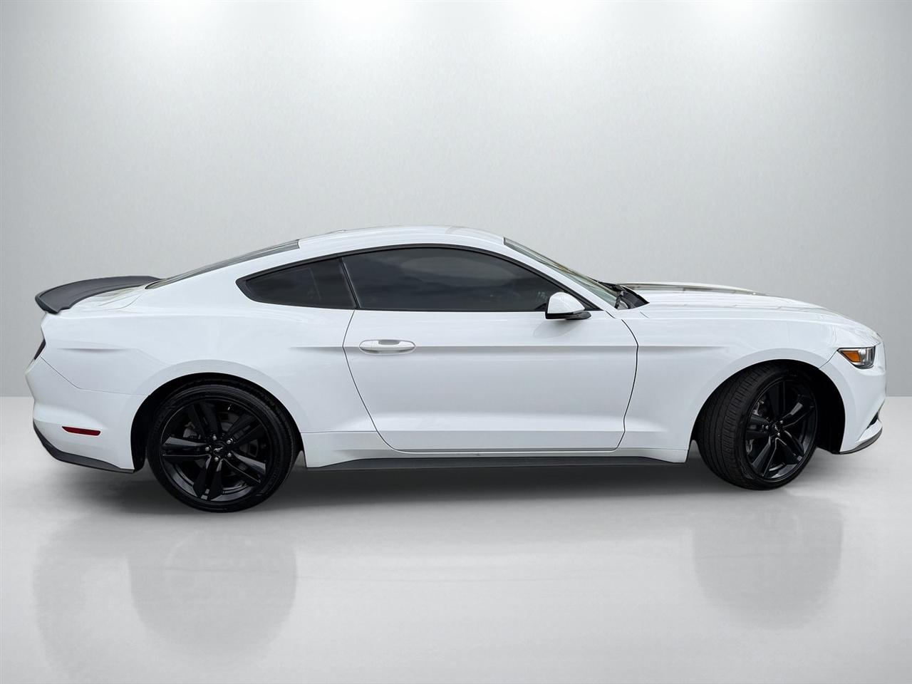Ford Mustang EcoBoost Coupe 2017