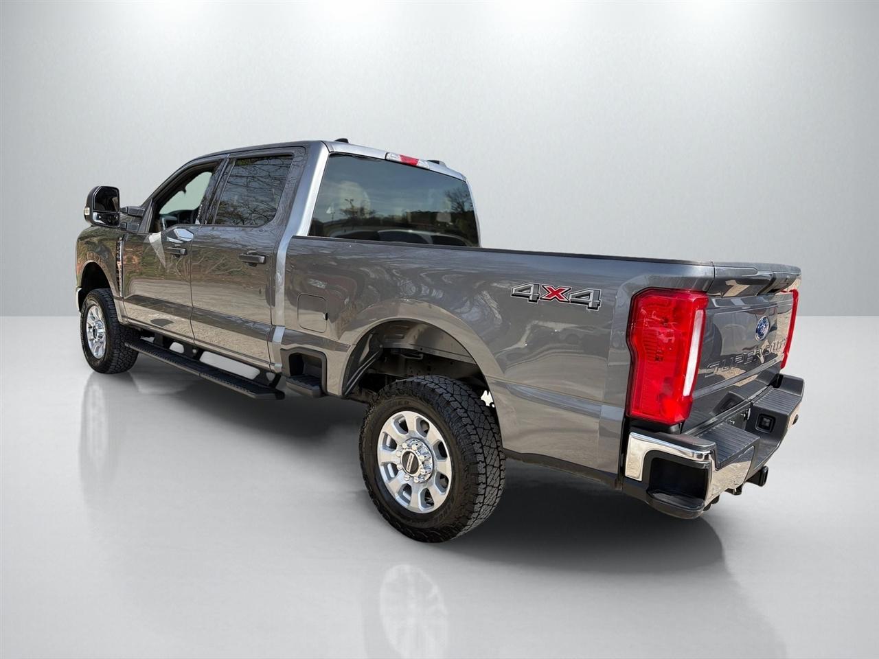 Ford F-250 SD Platinum Crew Cab 4WD 2024