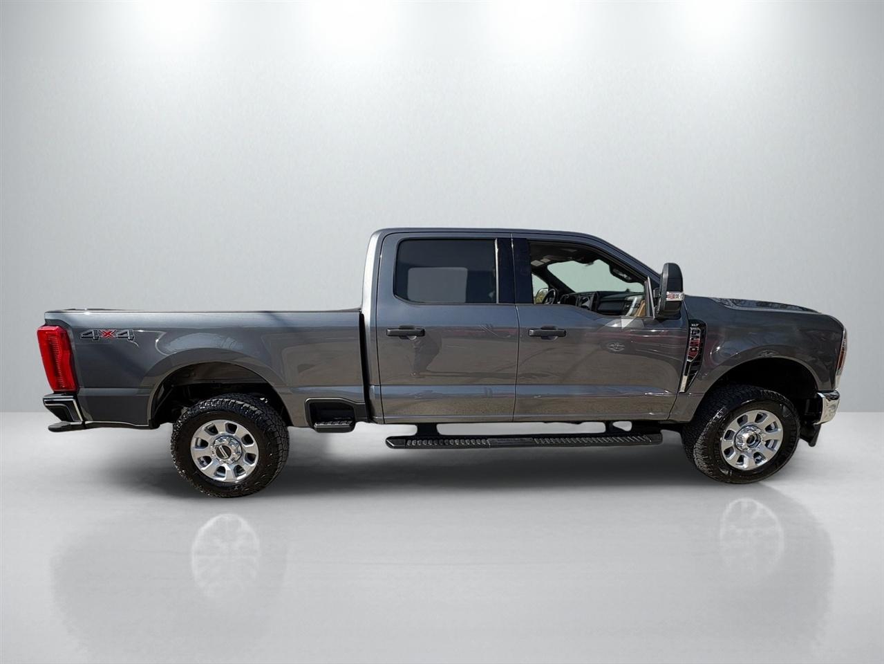 Ford F-250 SD Platinum Crew Cab 4WD 2024
