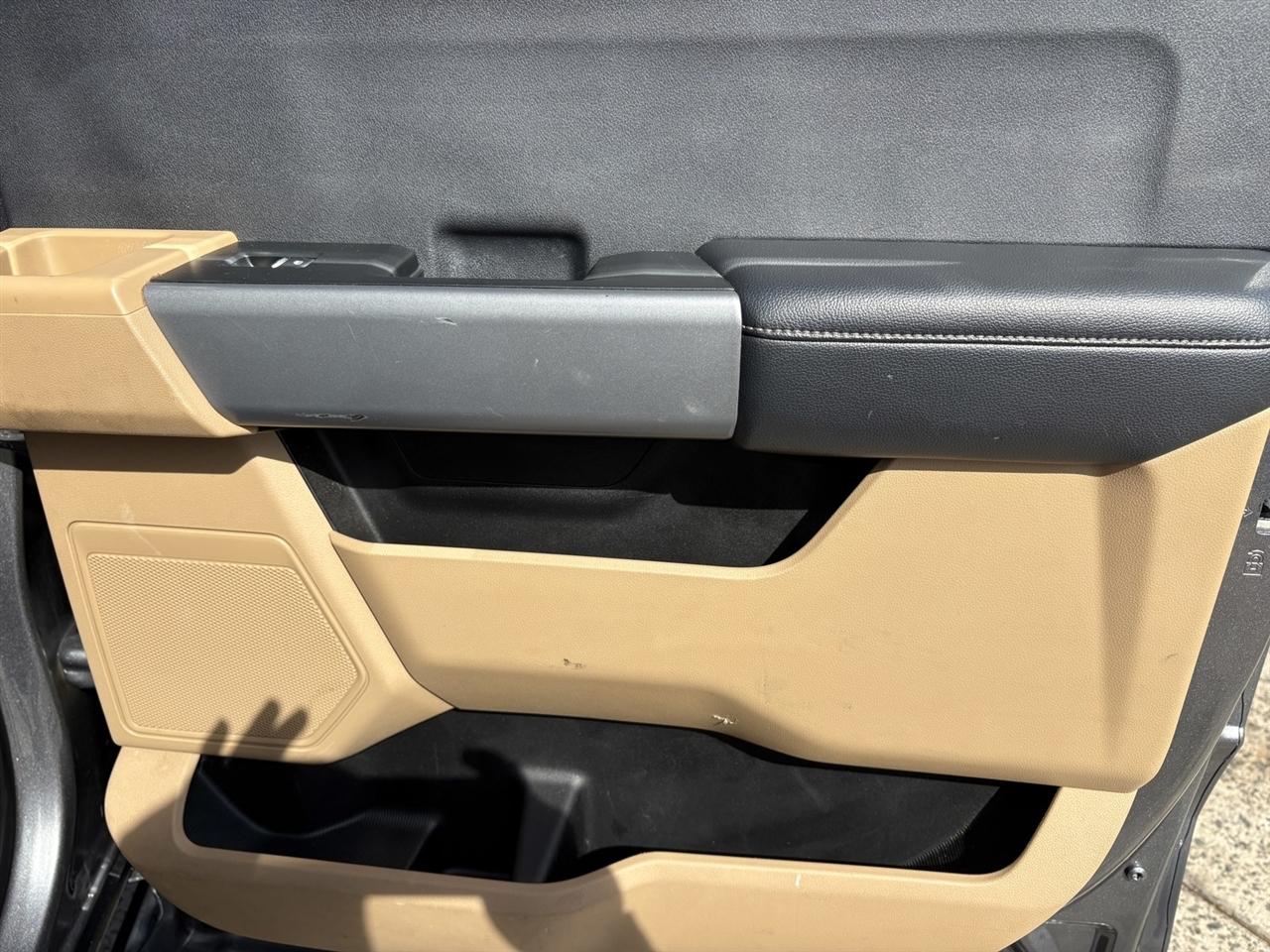 Ford F-250 SD Platinum Crew Cab 4WD 2024