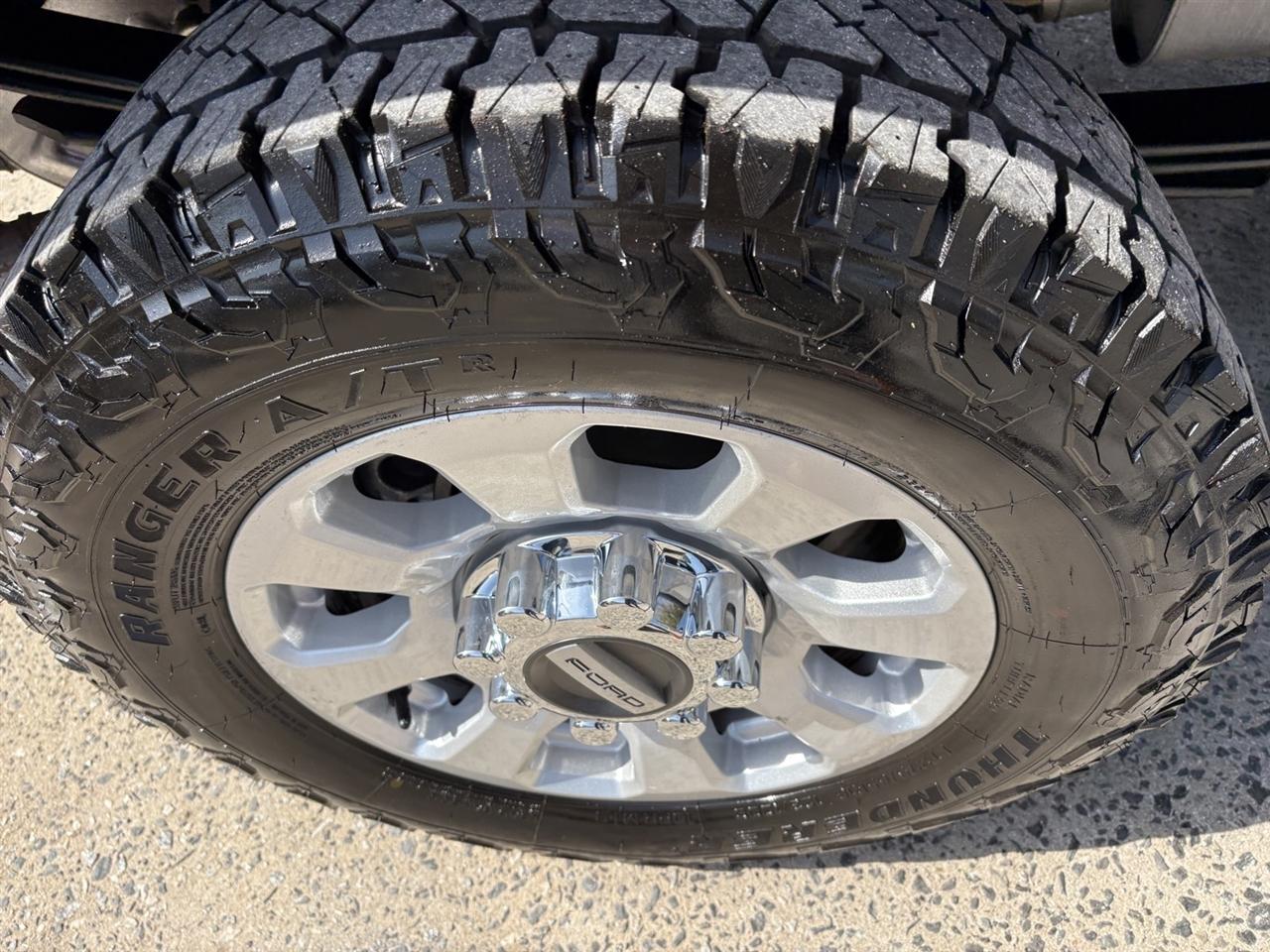 Ford F-250 SD Platinum Crew Cab 4WD 2024