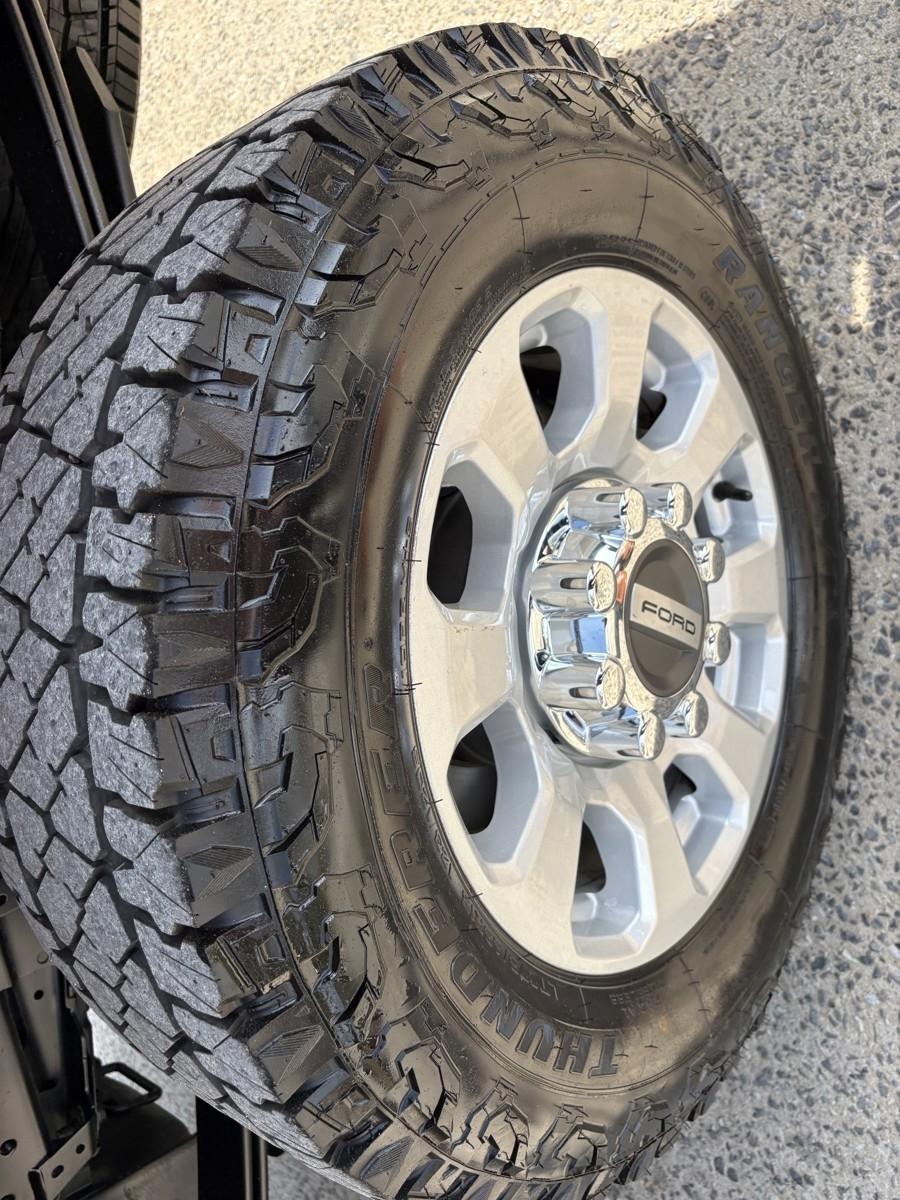 Ford F-250 SD Platinum Crew Cab 4WD 2024