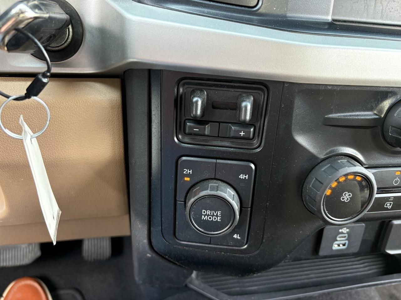 Ford F-250 SD Platinum Crew Cab 4WD 2024