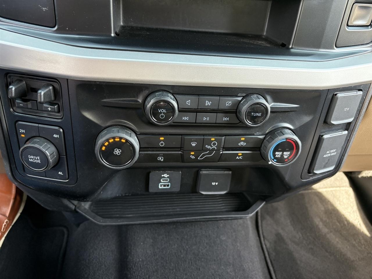 Ford F-250 SD Platinum Crew Cab 4WD 2024