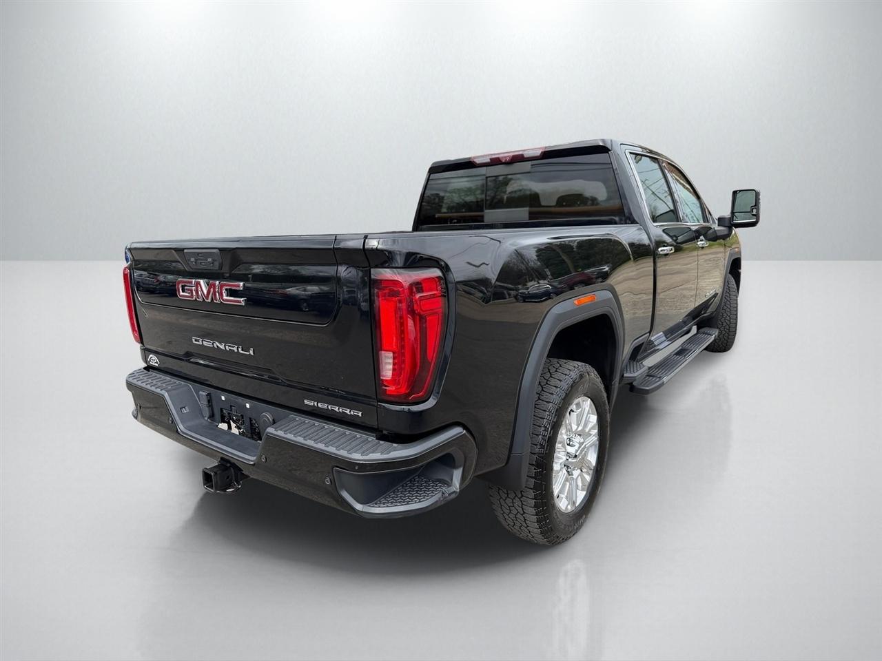 GMC Sierra 2500HD Denali Crew Cab 4WD 2020