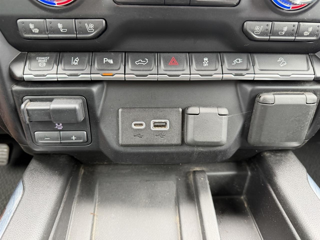 GMC Sierra 2500HD Denali Crew Cab 4WD 2020