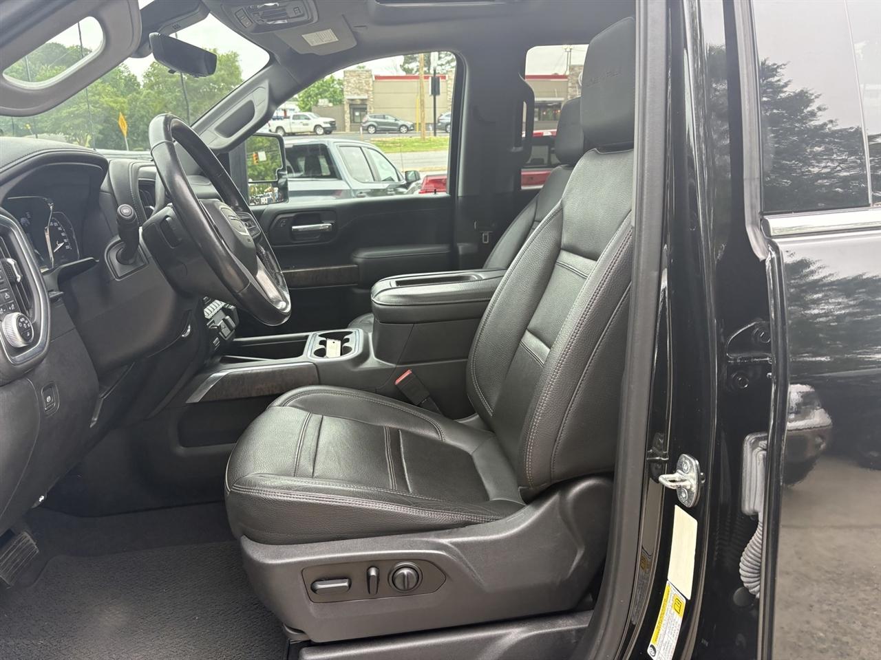 GMC Sierra 2500HD Denali Crew Cab 4WD 2020