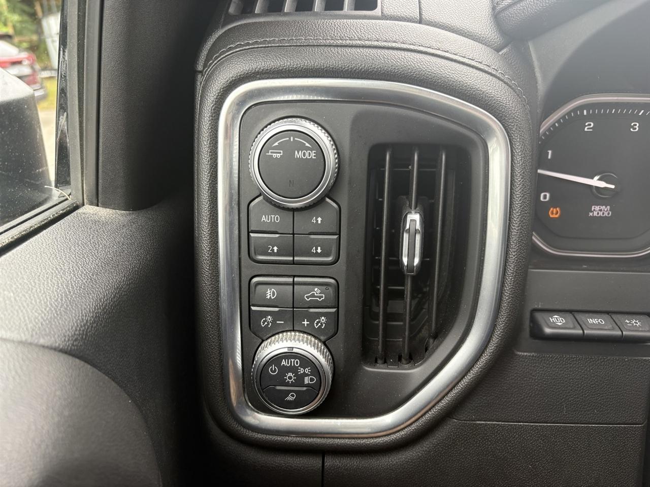 GMC Sierra 2500HD Denali Crew Cab 4WD 2020