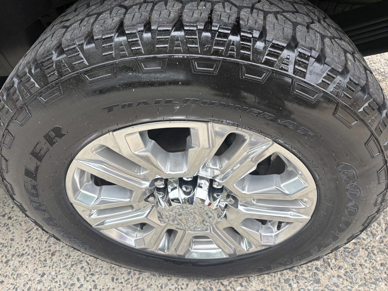 GMC Sierra 2500HD Denali Crew Cab 4WD 2020