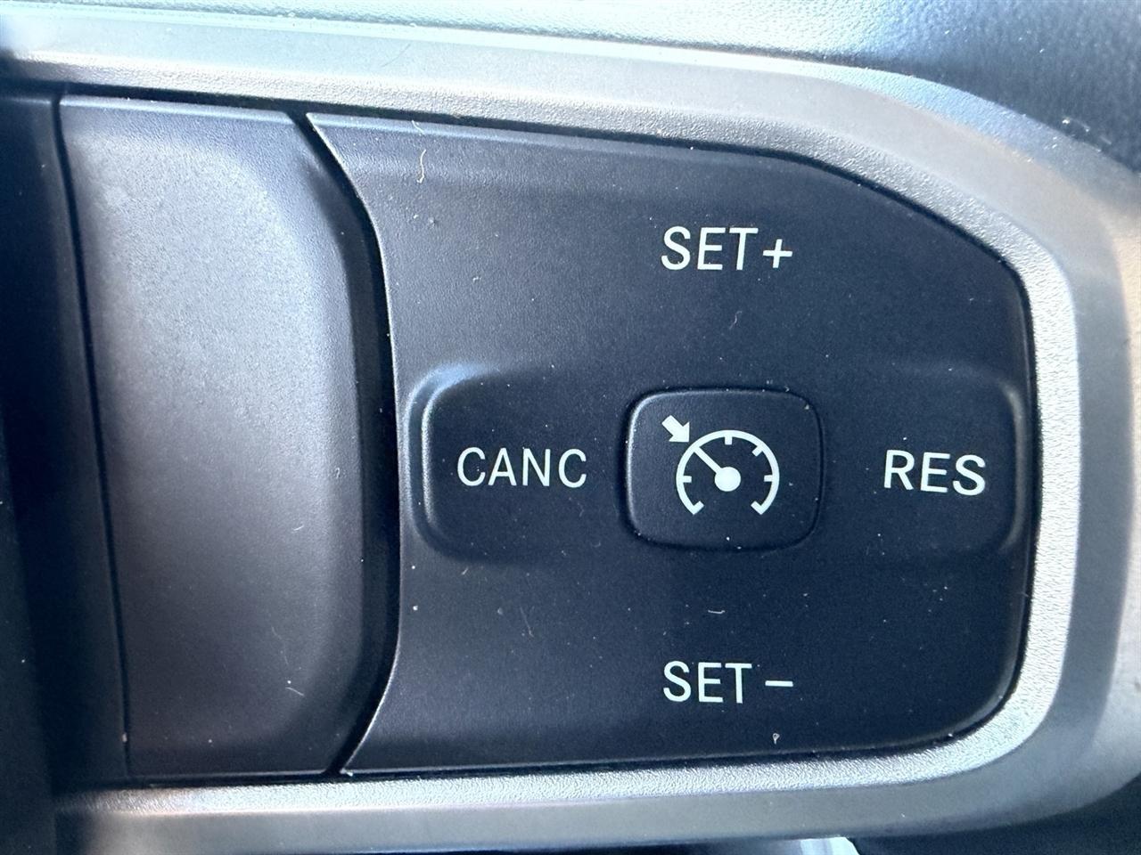 RAM 1500 Big Horn Crew Cab SWB 4WD 2020