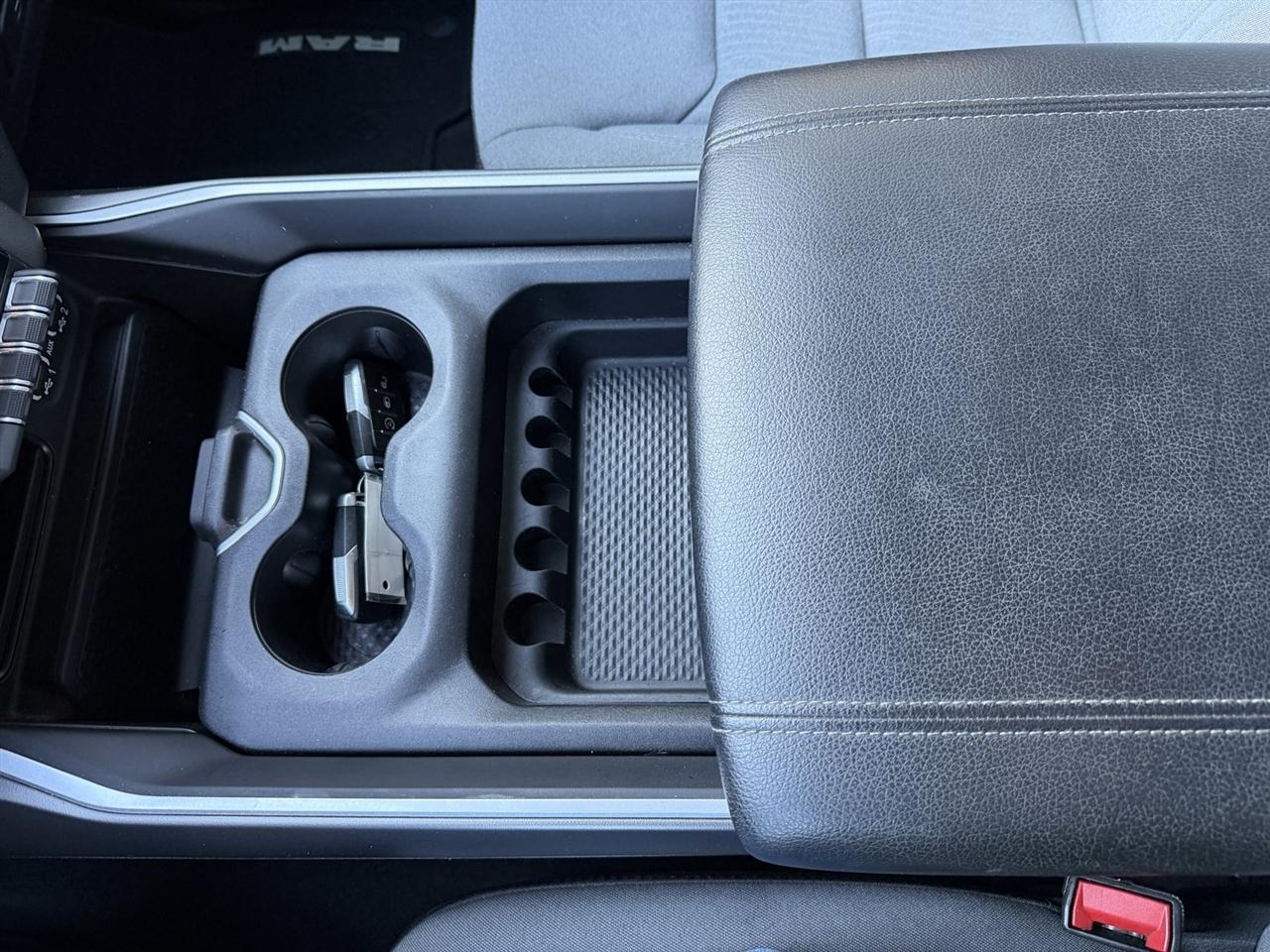 RAM 1500 Big Horn Crew Cab SWB 4WD 2020