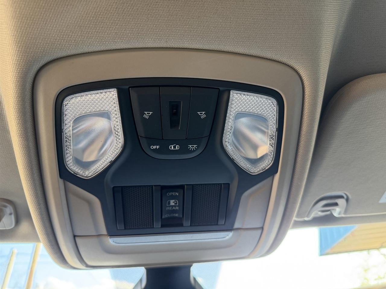 RAM 1500 Big Horn Crew Cab SWB 4WD 2020