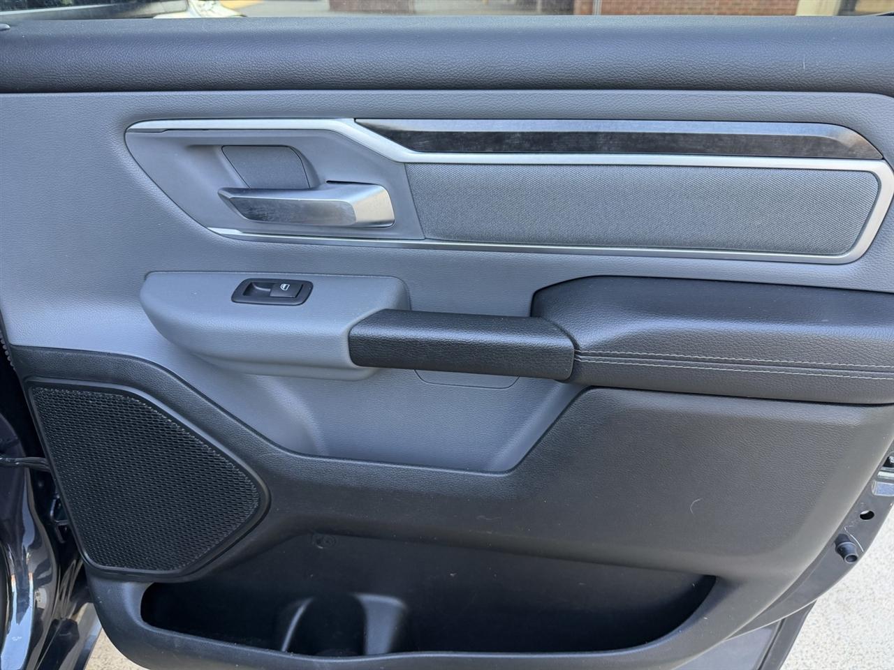 RAM 1500 Big Horn Crew Cab SWB 4WD 2020