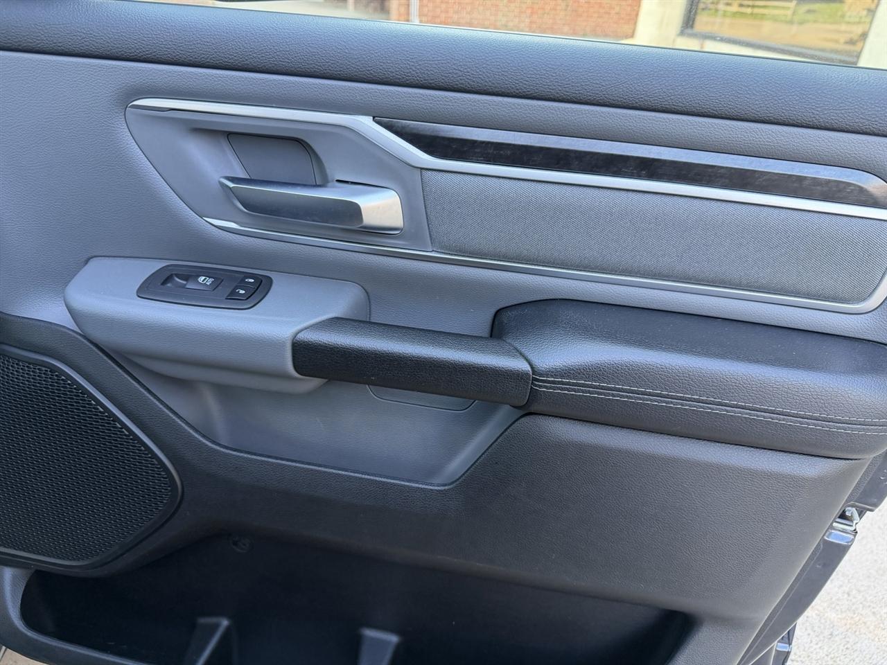 RAM 1500 Big Horn Crew Cab SWB 4WD 2020