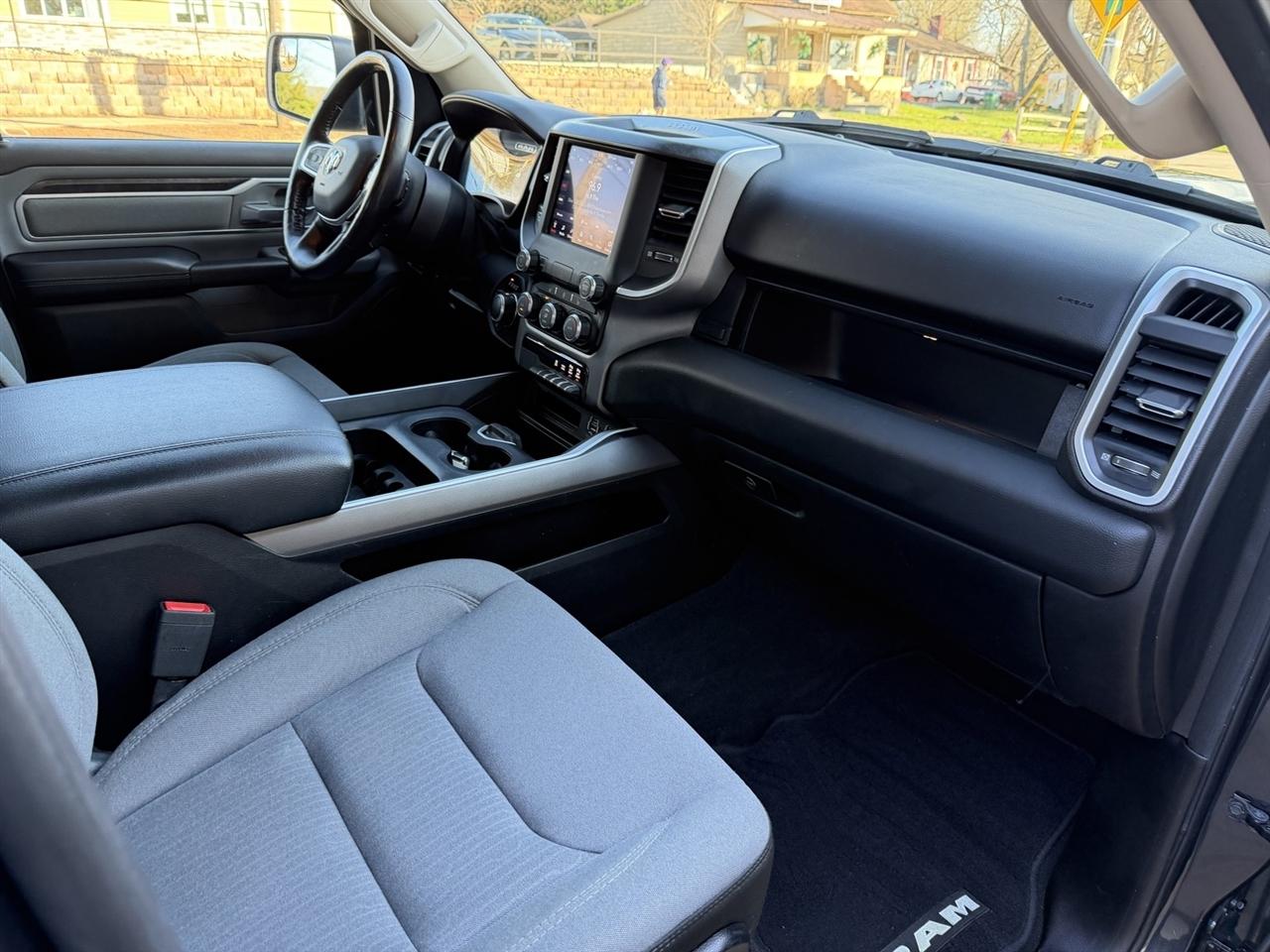 RAM 1500 Big Horn Crew Cab SWB 4WD 2020