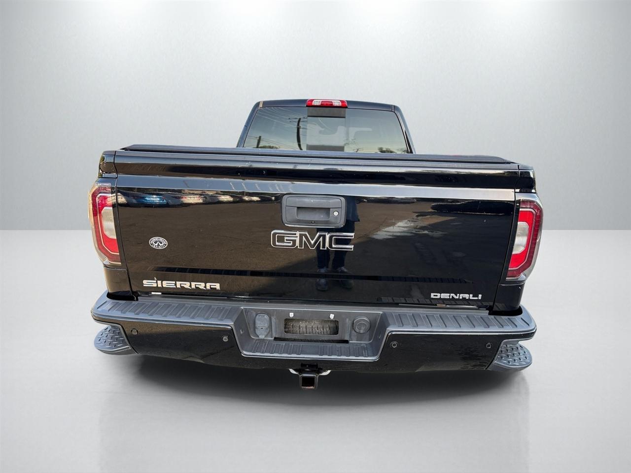 GMC Sierra 1500 Denali Crew Cab Long Box 4WD 2016