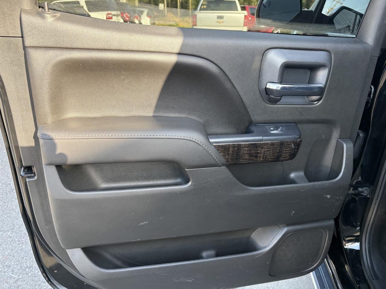 GMC Sierra 1500 Denali Crew Cab Long Box 4WD 2016