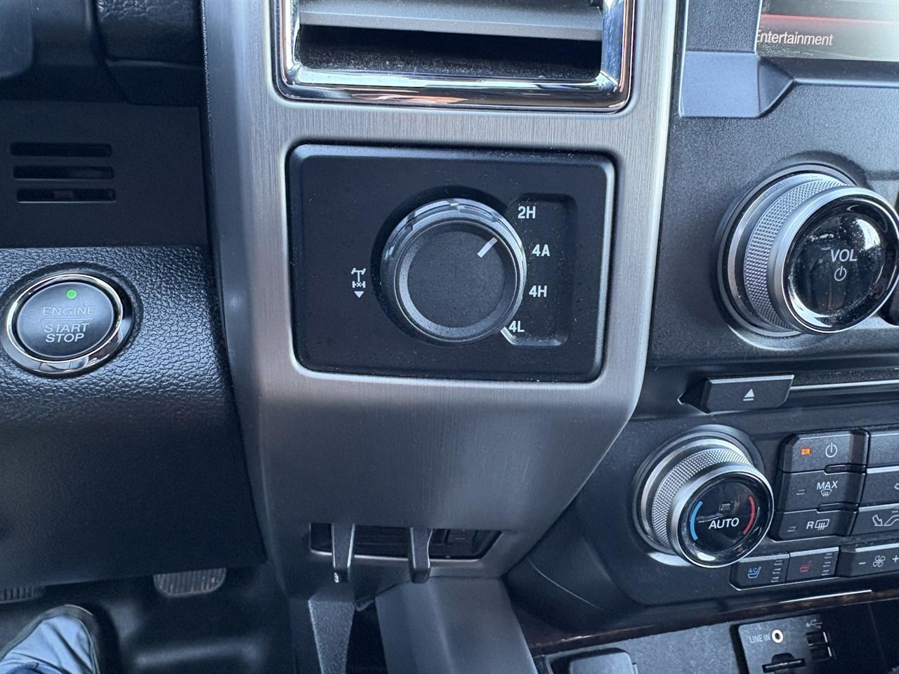 Ford F-150 Platinum 4WD SuperCrew 5.5' Box 2015