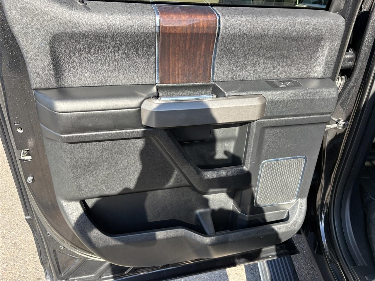 Ford F-150 Platinum 4WD SuperCrew 5.5' Box 2015