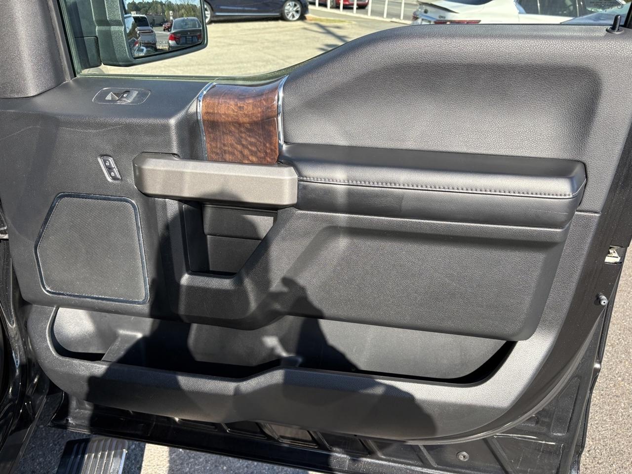 Ford F-150 Platinum 4WD SuperCrew 5.5' Box 2015