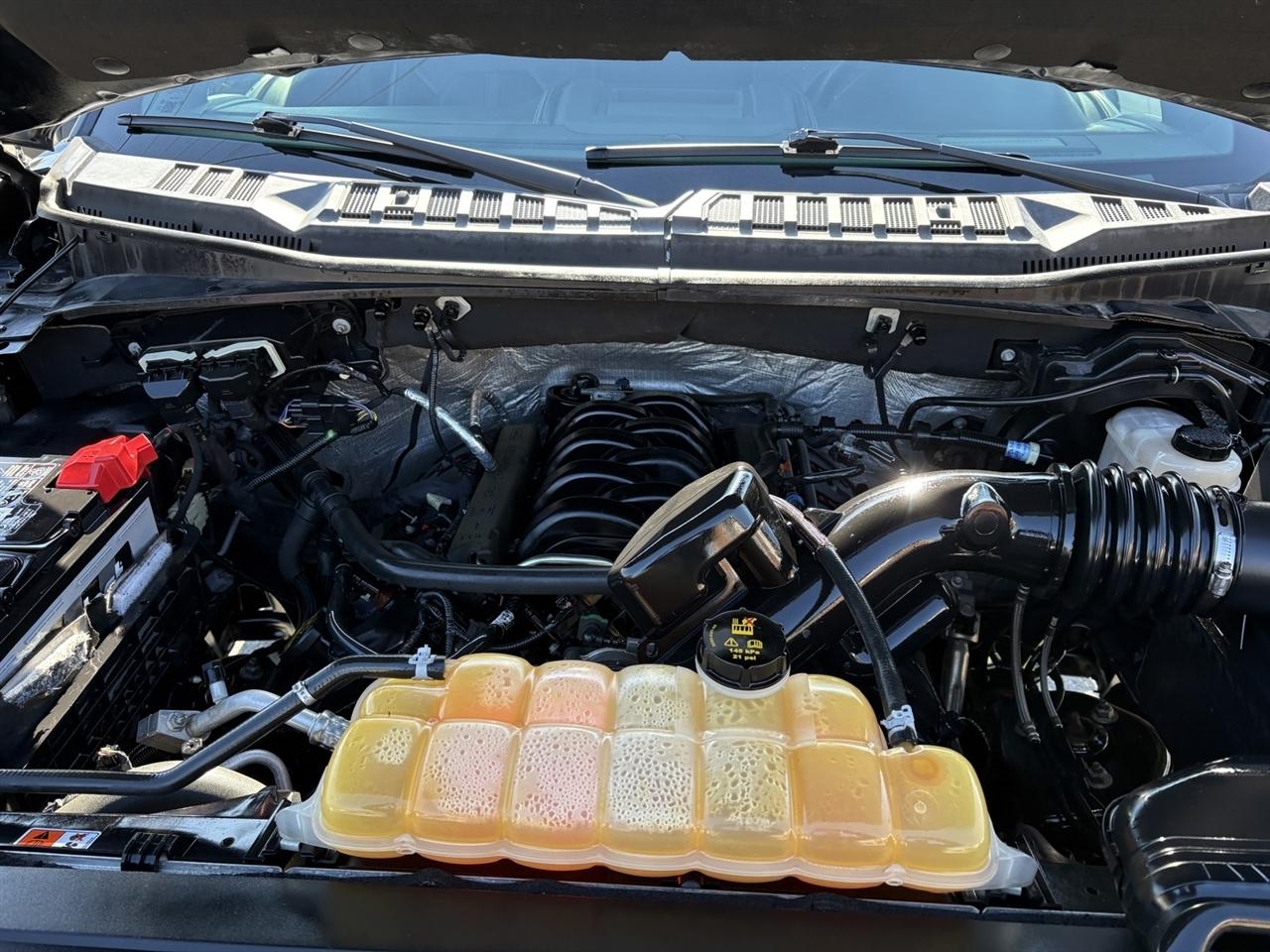 Ford F-150 Platinum 4WD SuperCrew 5.5' Box 2015