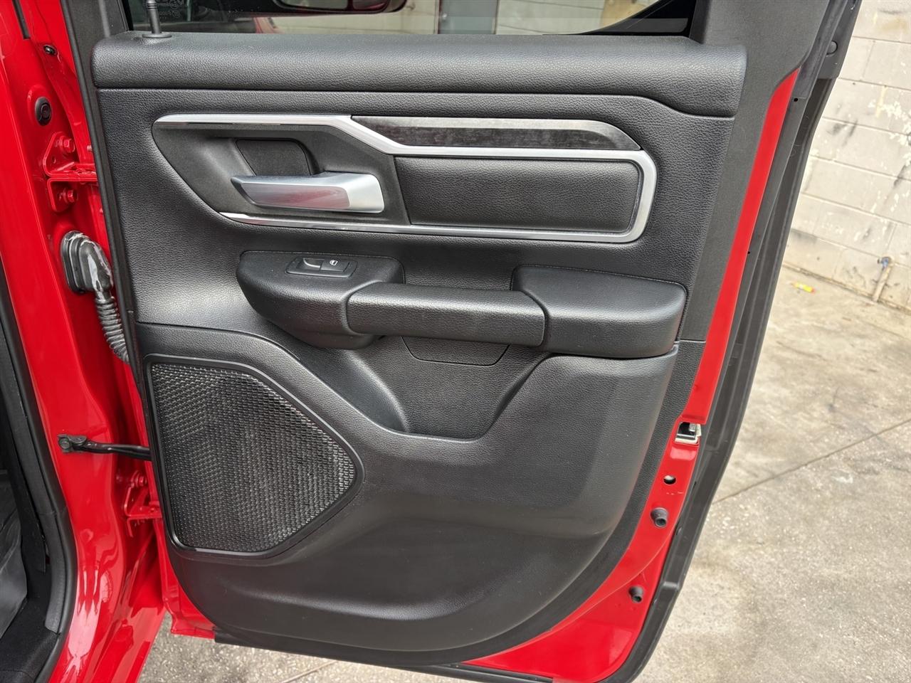 RAM 1500 Big Horn Quad Cab 2WD 2021