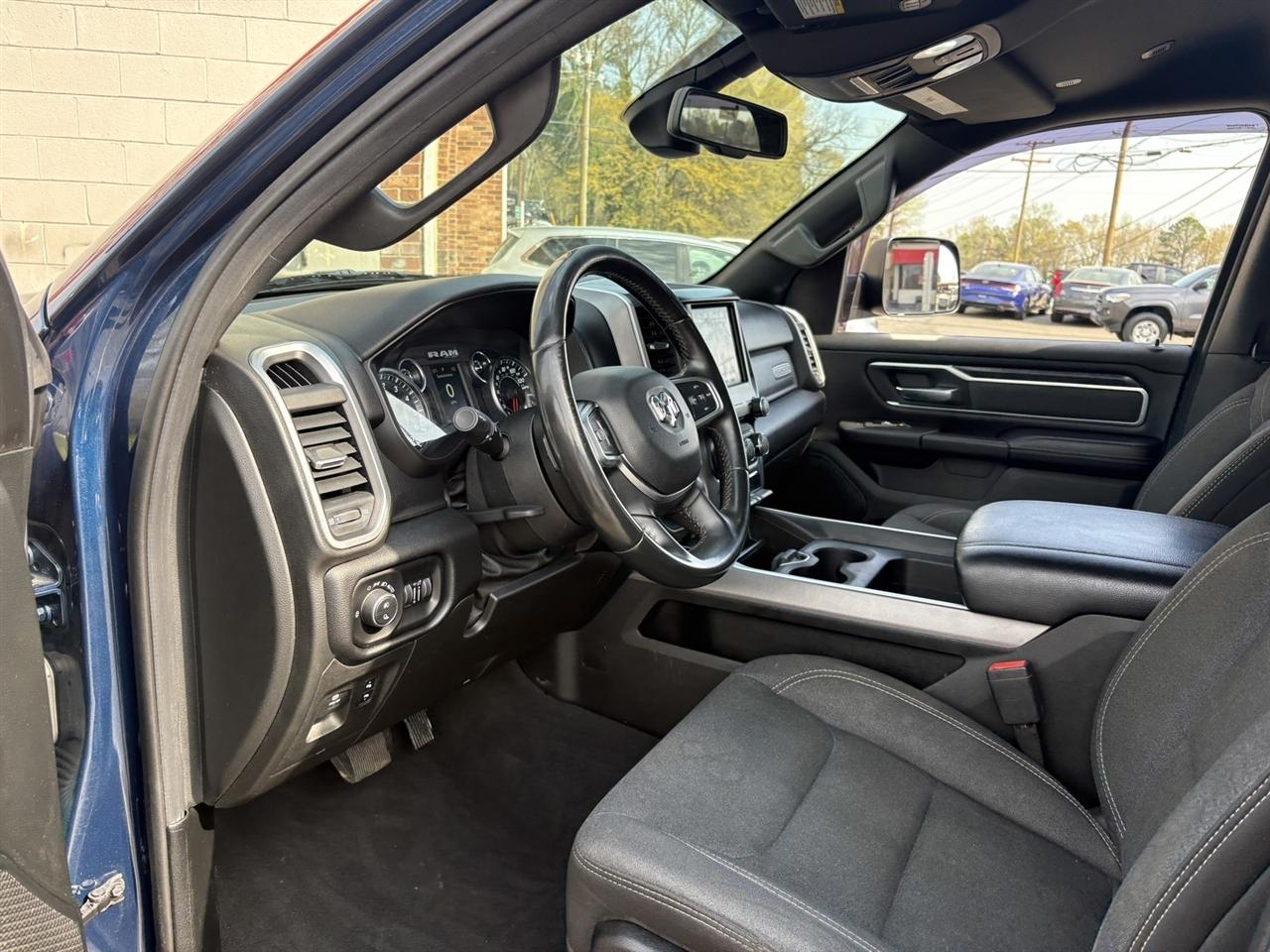 RAM 1500 Big Horn Crew Cab SWB 4WD 2019