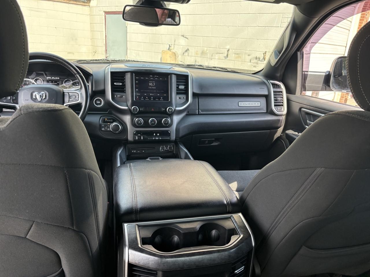 RAM 1500 Big Horn Crew Cab SWB 4WD 2019