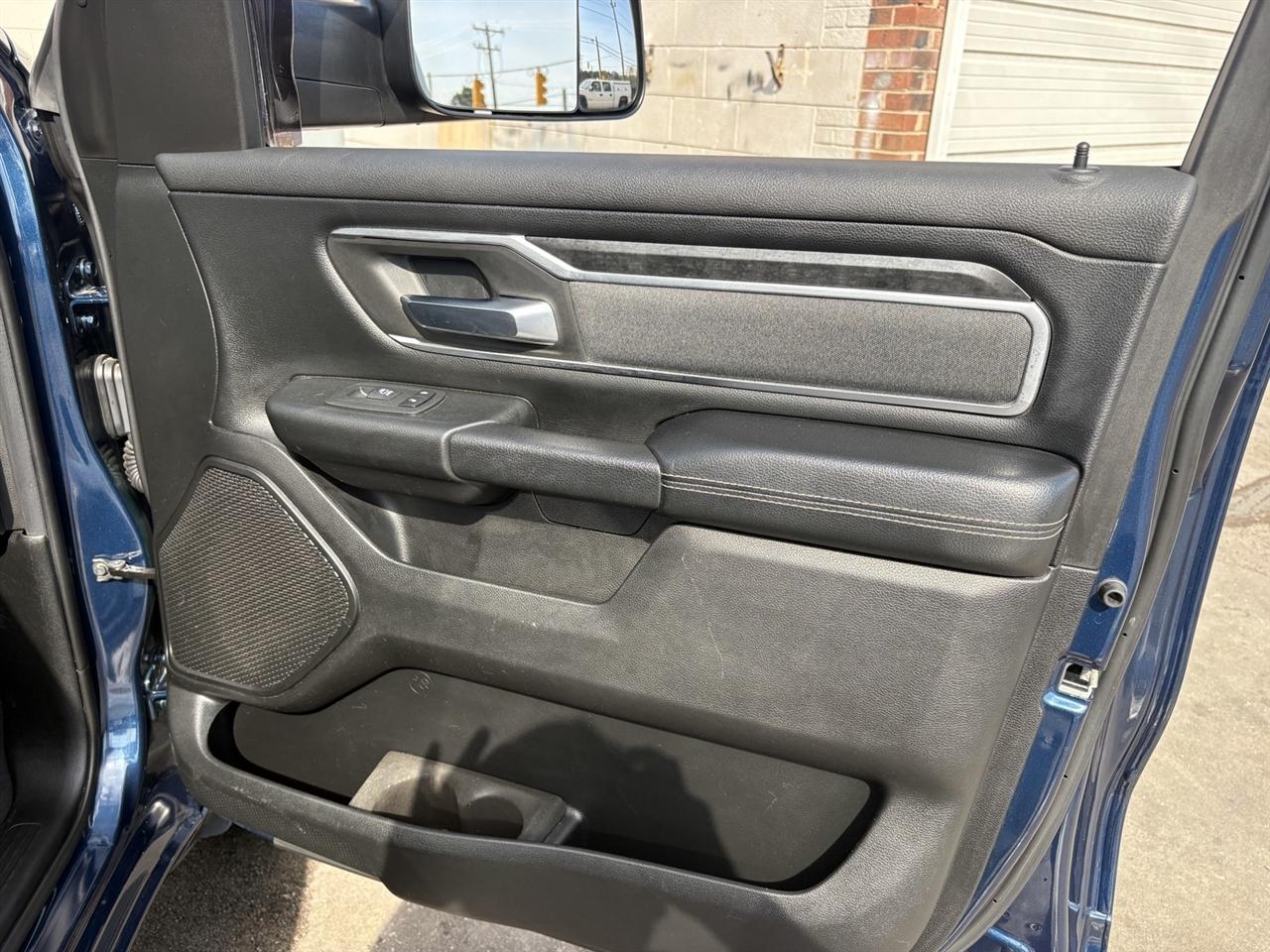 RAM 1500 Big Horn Crew Cab SWB 4WD 2019