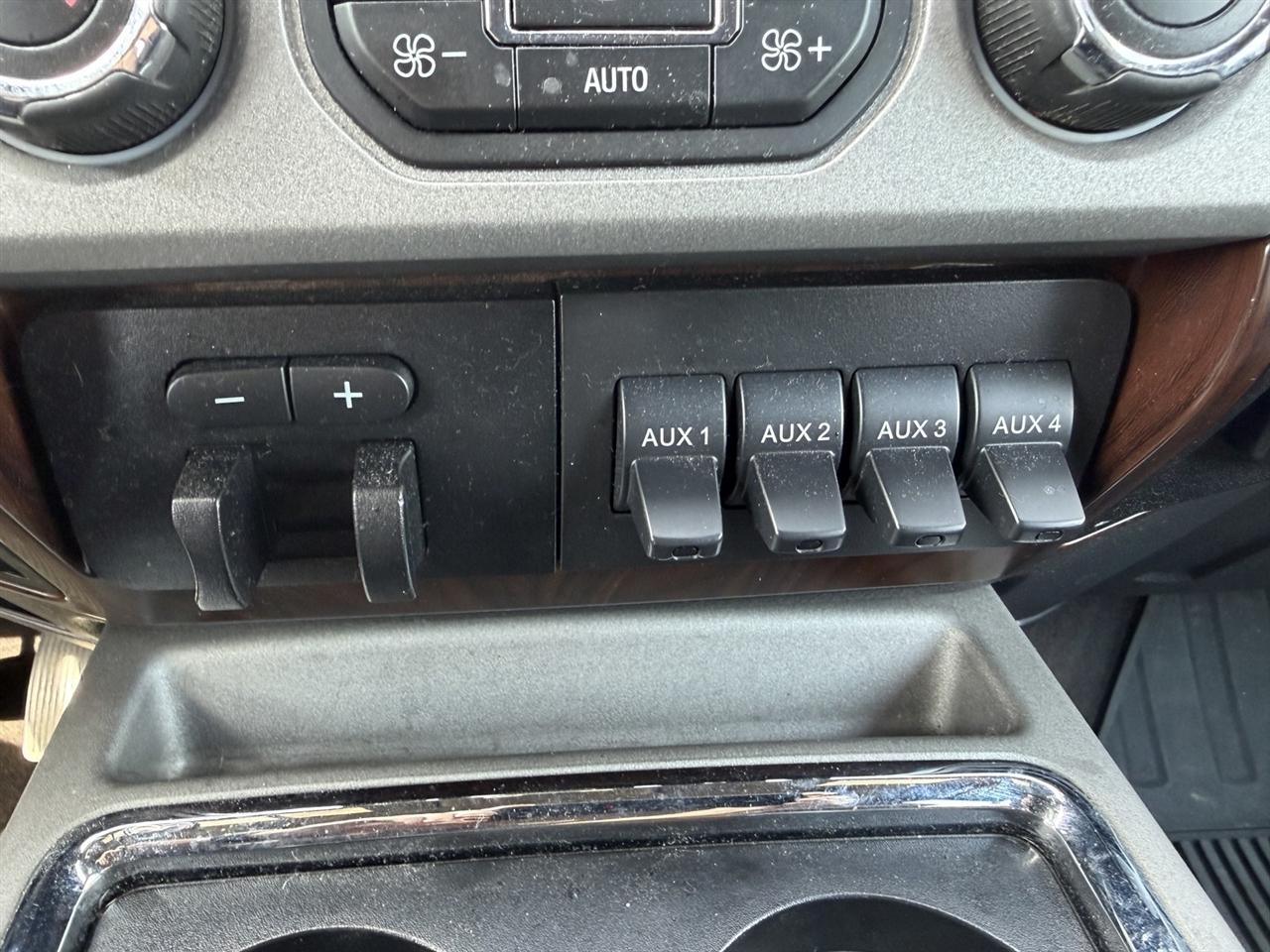 Ford F-350 SD Lariat Crew Cab LWB 4WD 2016