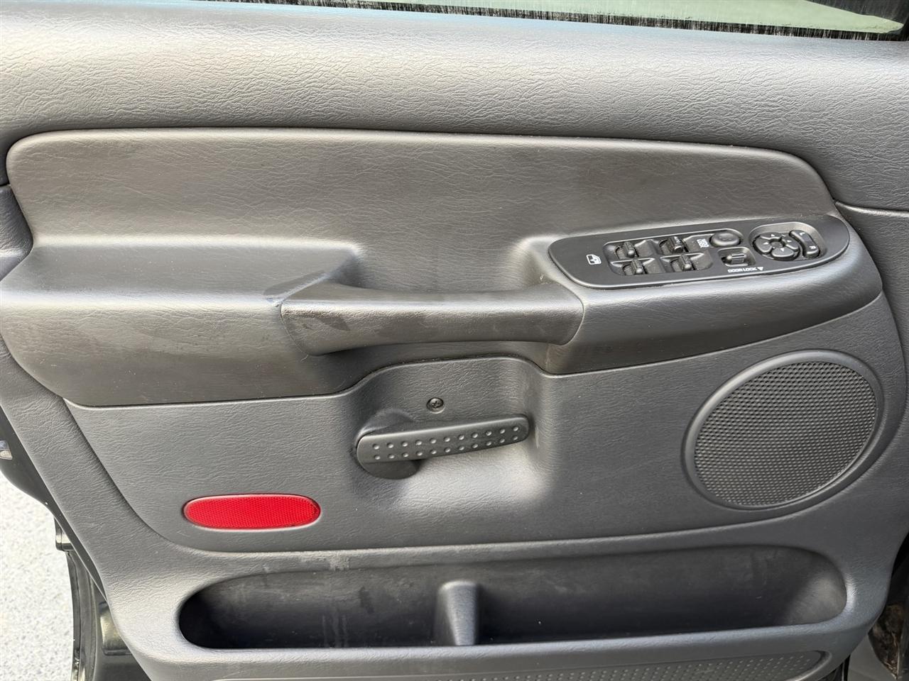 Dodge Ram 2500 SLT Quad Cab 4WD 2003