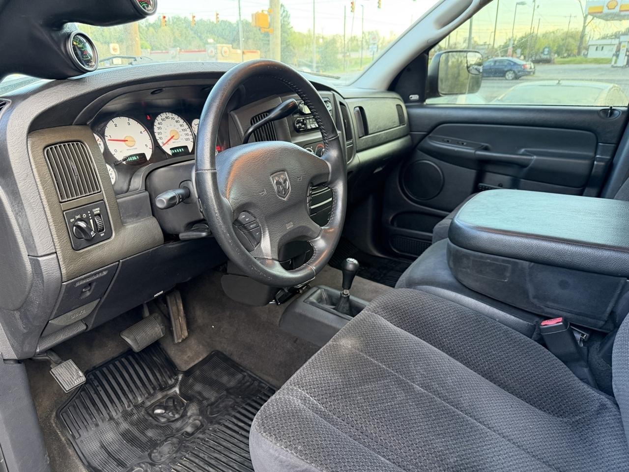 Dodge Ram 2500 SLT Quad Cab 4WD 2003