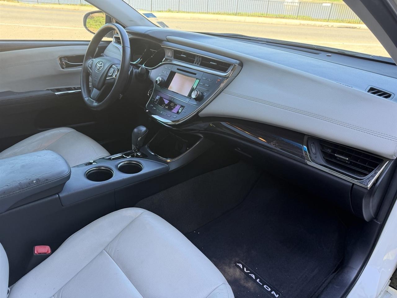 Toyota Avalon XLE 2013